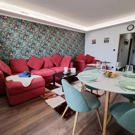 Familienapartment Mit Pool, Und Panoramablick Zirkitz